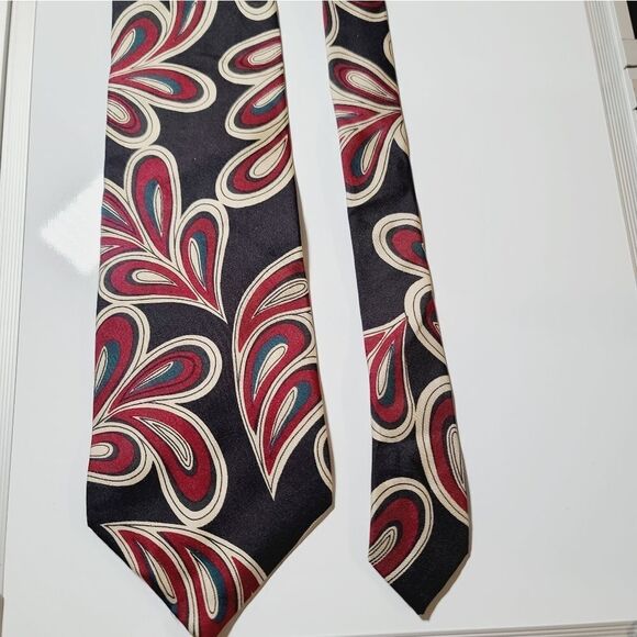 Vintage Black Geometric Artsy Scroll Print Raymond Levine Silk Neck Tie - Picture 6 of 9